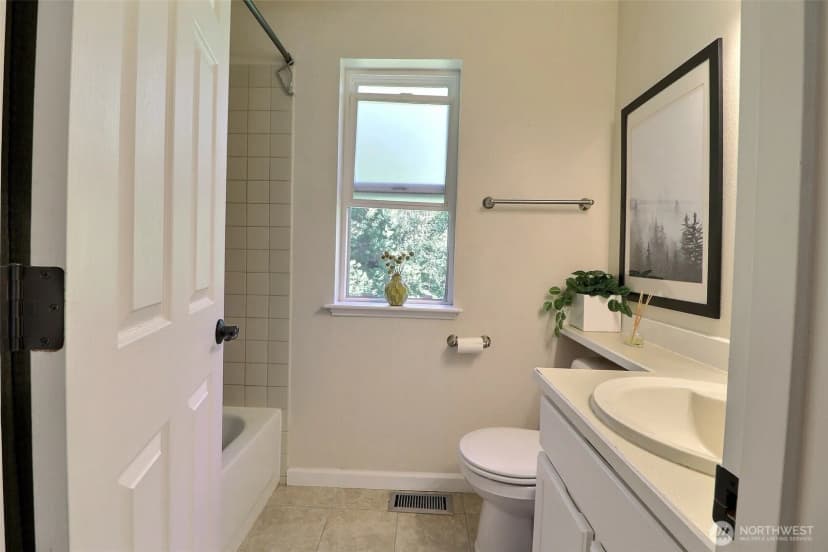 Property photo for 5578 Lynwood Center Road Ne, Bainbridge Island photo 27