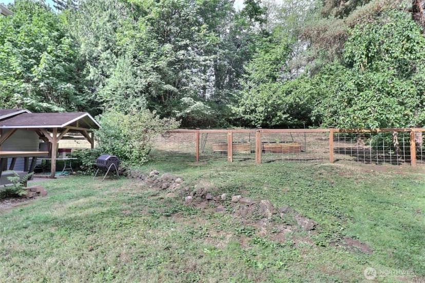 Property photo for 5578 Lynwood Center Road Ne, Bainbridge Island photo 38