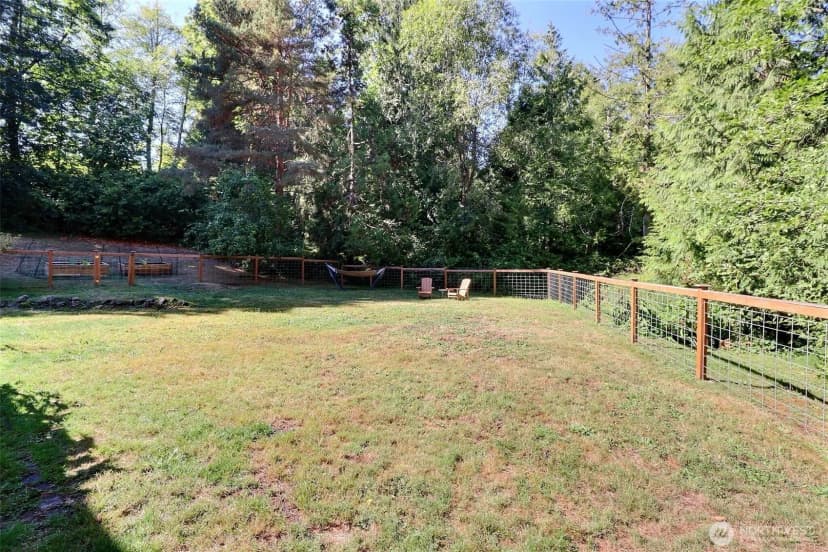 Property photo for 5578 Lynwood Center Road Ne, Bainbridge Island photo 33