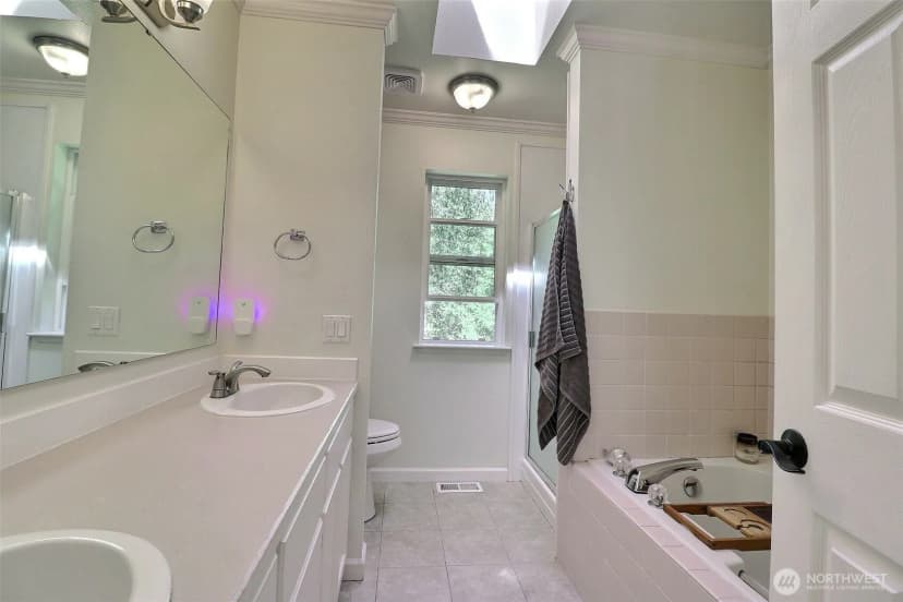 Property photo for 5578 Lynwood Center Road Ne, Bainbridge Island photo 17
