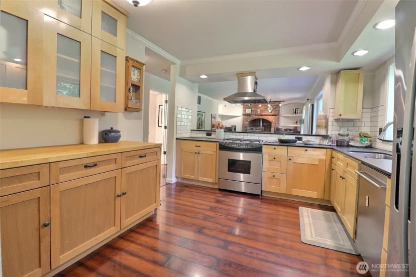 Property photo for 5578 Lynwood Center Road Ne, Bainbridge Island photo 7