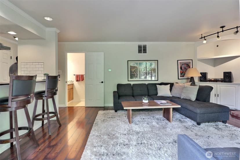 Property photo for 5578 Lynwood Center Road Ne, Bainbridge Island photo 4