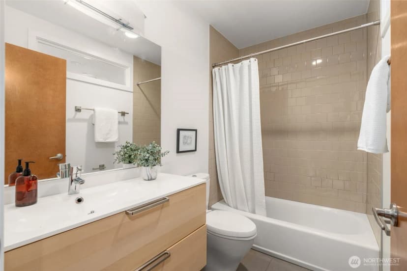 Property photo for 1945 7th Avenue W #a, Seattle photo 20