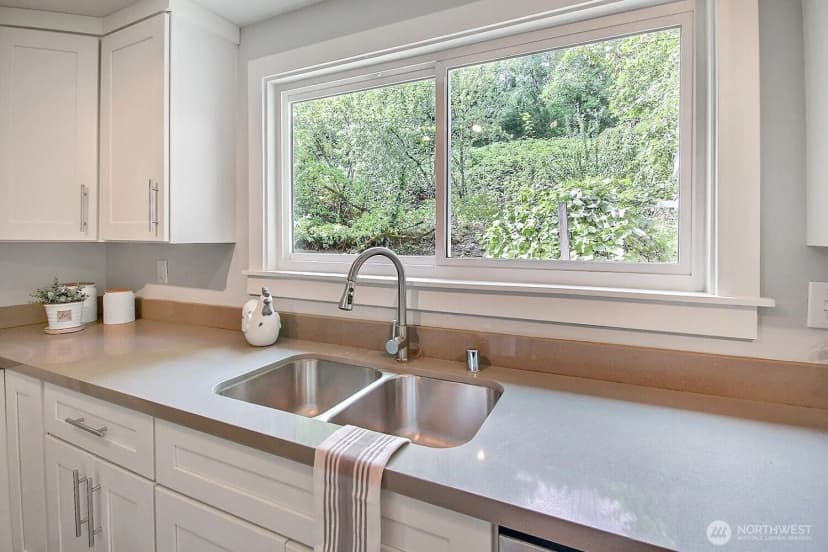 Property photo for 14003 Macadam Road S, Tukwila photo 13