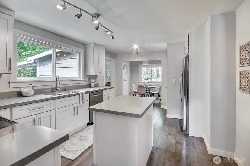 Property photo for 14003 Macadam Road S, Tukwila photo 11