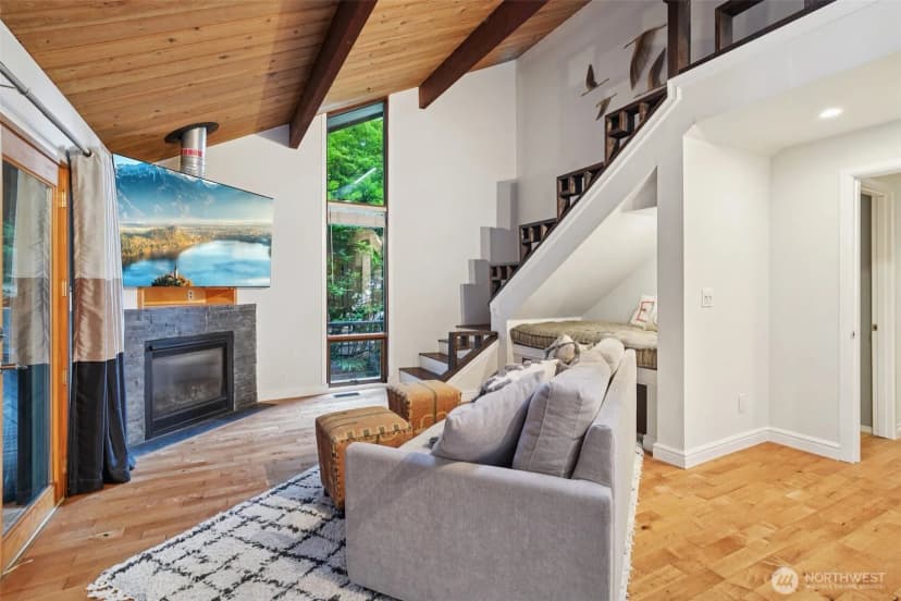 Property photo for 790 Highwood Drive Sw, Issaquah photo 14