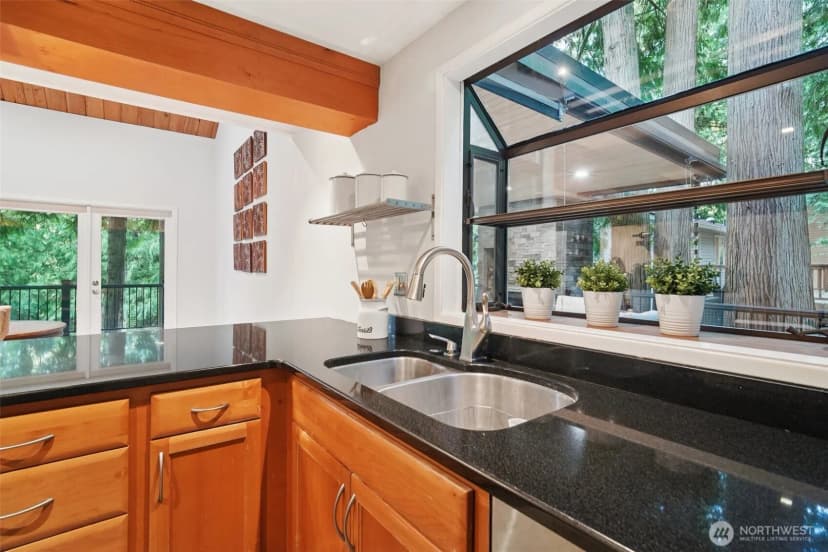 Property photo for 790 Highwood Drive Sw, Issaquah photo 10
