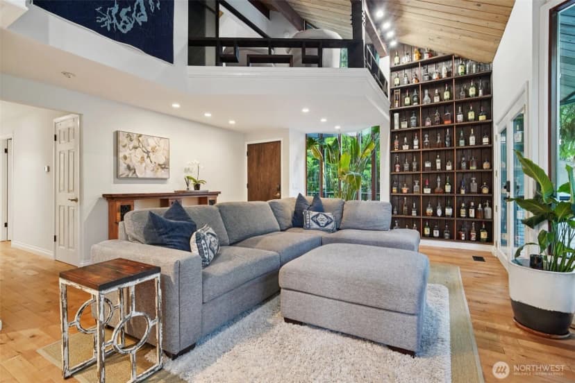 Property photo for 790 Highwood Drive Sw, Issaquah photo 4