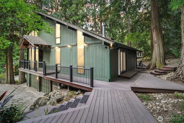 Property photo for 790 Highwood Drive Sw, Issaquah photo 2