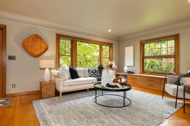 Property photo for 7 Newell Street, Seattle photo 5