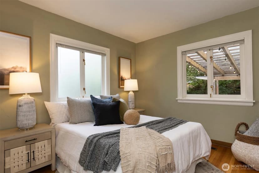 Property photo for 7 Newell Street, Seattle photo 15