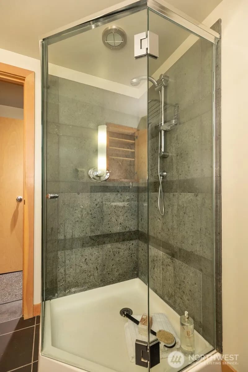 Property photo for 7 Newell Street, Seattle photo 25