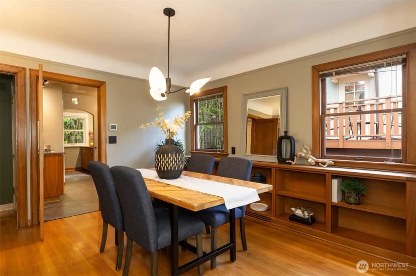 Property photo for 7 Newell Street, Seattle photo 9