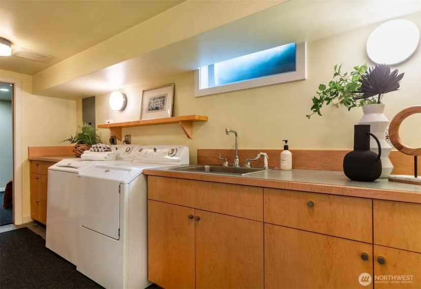 Property photo for 7 Newell Street, Seattle photo 28