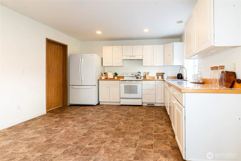 Property photo for 2322 Se 2nd Court, Renton photo 8