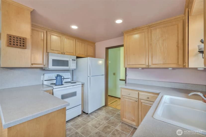 Property photo for 3911 S 250th Street, Kent photo 13