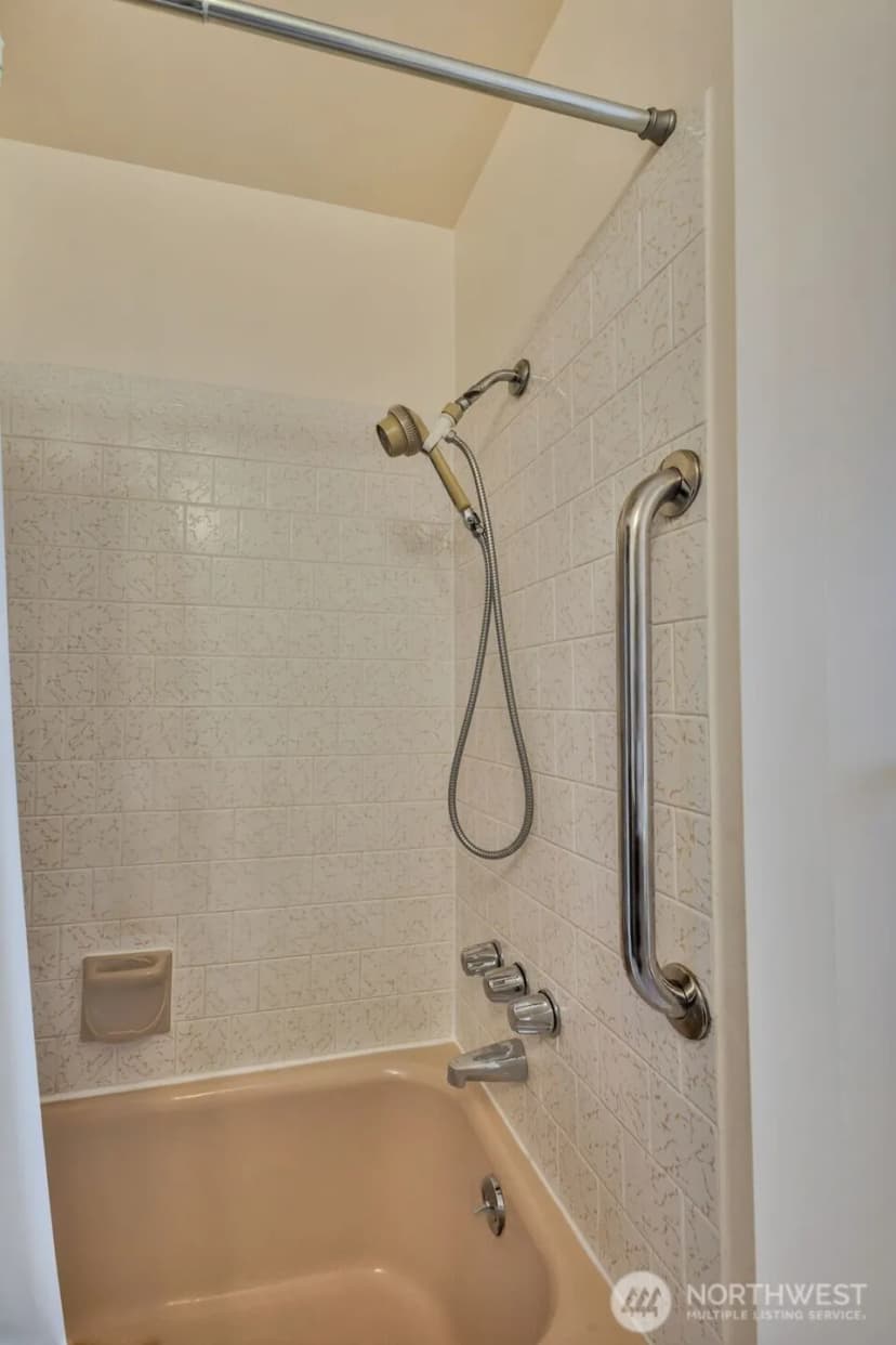 Property photo for 3911 S 250th Street, Kent photo 16