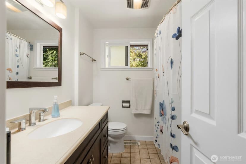 Property photo for 1124 Ne 147th Street, Shoreline photo 12