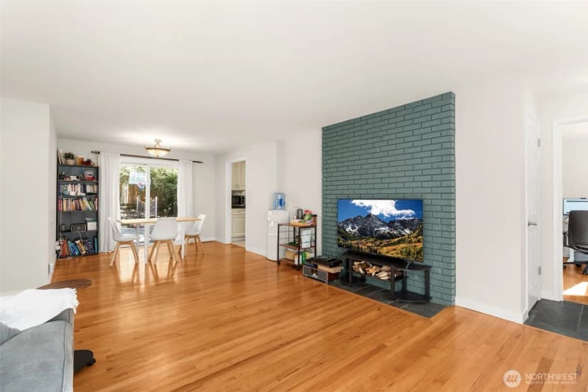 Property photo for 1124 Ne 147th Street, Shoreline photo 2
