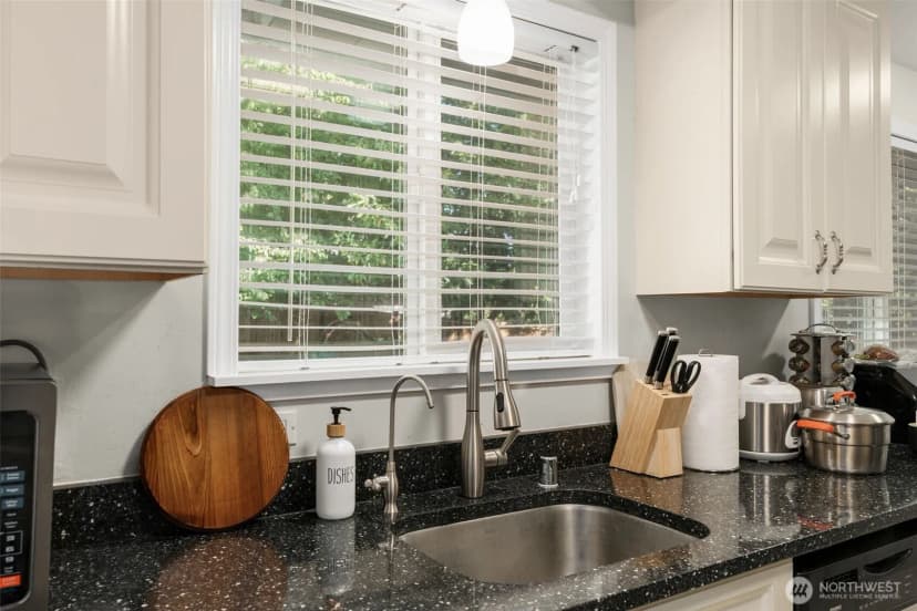 Property photo for 1124 Ne 147th Street, Shoreline photo 6