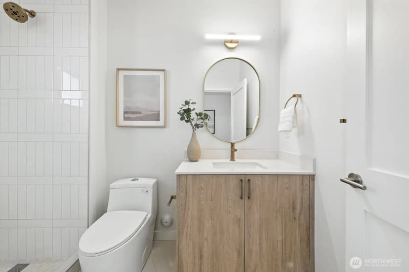 Property photo for 9018 13th Avenue Nw #b, Seattle photo 22