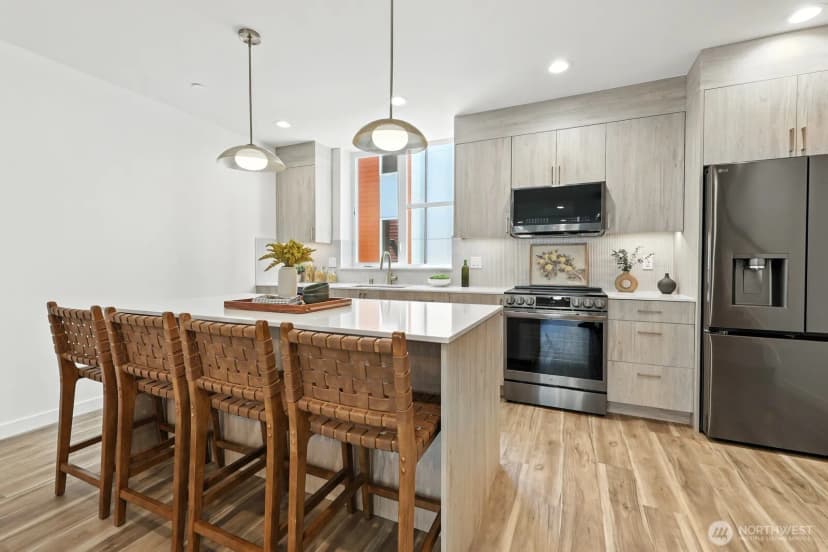 Property photo for 9018 13th Avenue Nw #b, Seattle photo 10