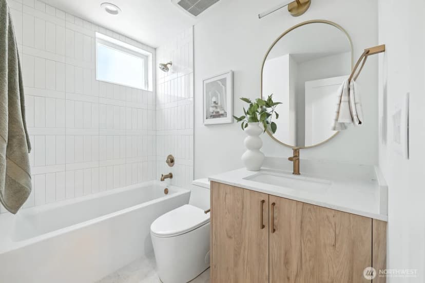 Property photo for 9018 13th Avenue Nw #b, Seattle photo 19