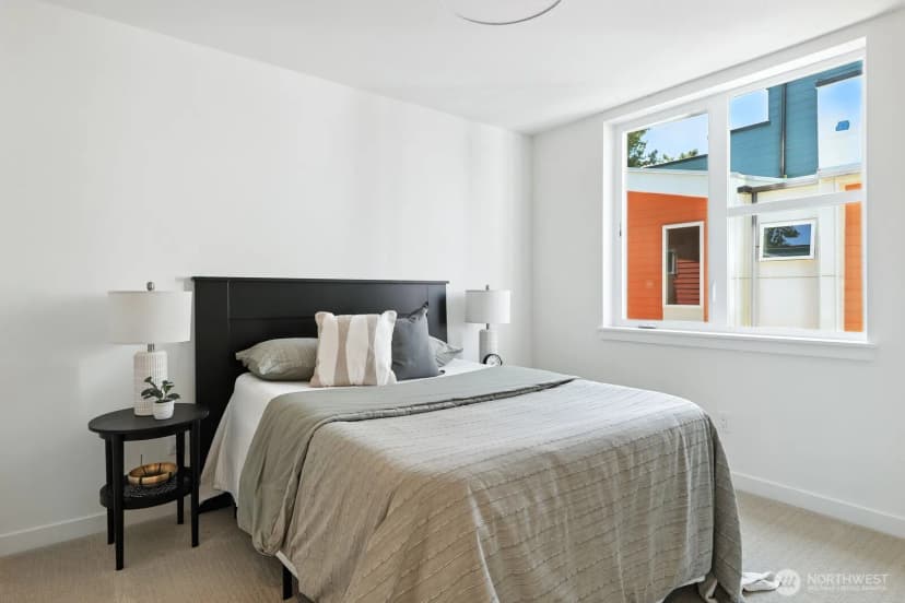 Property photo for 9018 13th Avenue Nw #b, Seattle photo 20