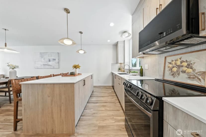 Property photo for 9018 13th Avenue Nw #b, Seattle photo 14