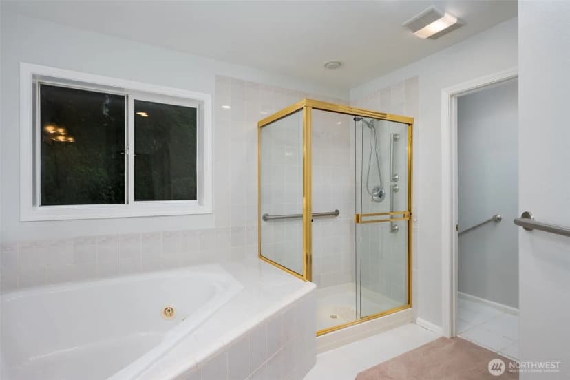 Property photo for 21419 32nd Place W, Brier photo 19