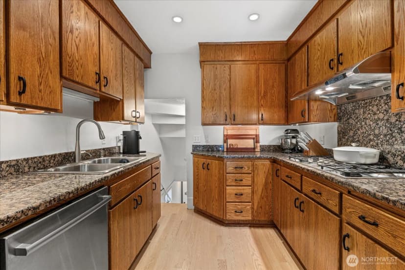 Property photo for 3231 63rd Avenue Sw, Seattle photo 13
