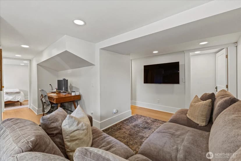 Property photo for 3231 63rd Avenue Sw, Seattle photo 22