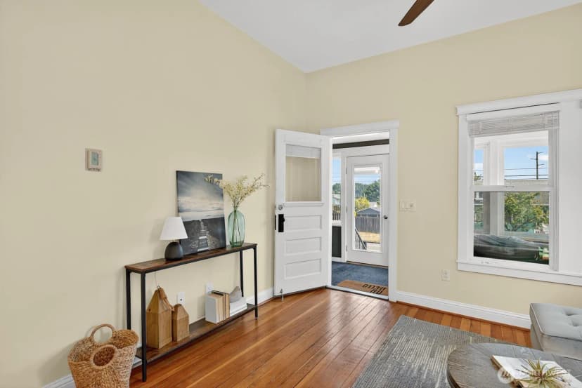 Property photo for 1420 M Avenue, Anacortes photo 5