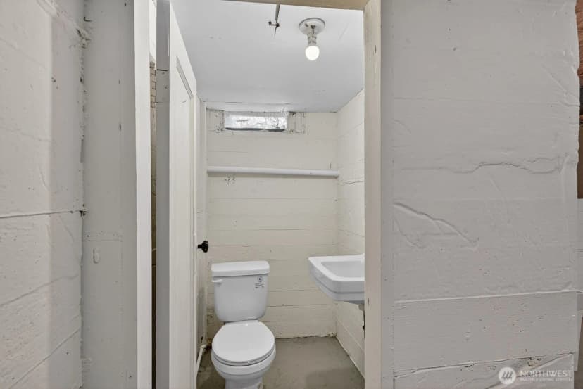 Property photo for 1420 M Avenue, Anacortes photo 28