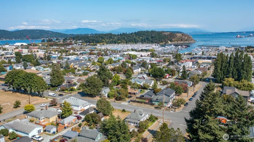 Property photo for 1420 M Avenue, Anacortes photo 37