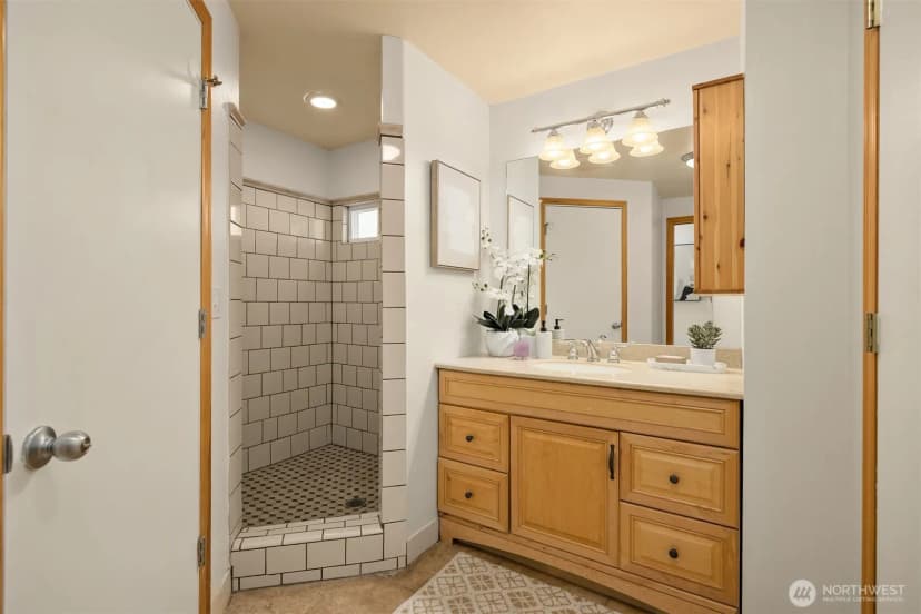 Property photo for 1116 Grow Avenue Ne, Bainbridge Island photo 18