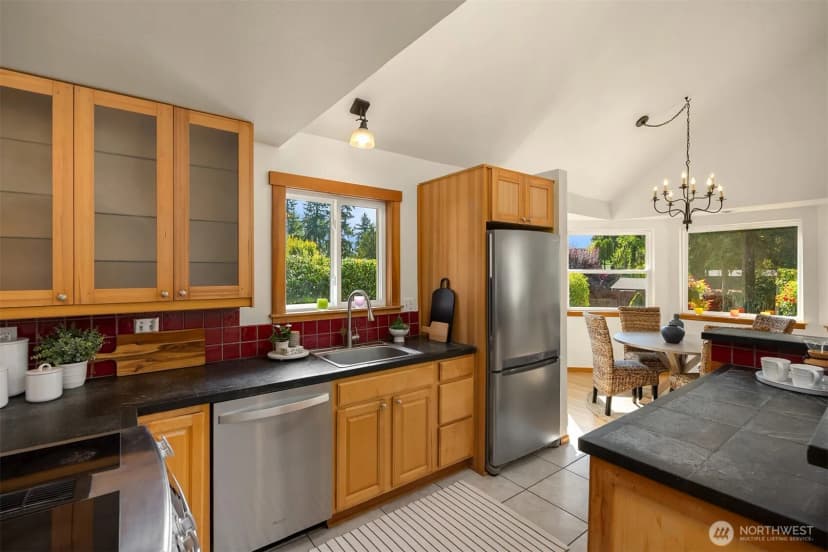 Property photo for 1116 Grow Avenue Ne, Bainbridge Island photo 11