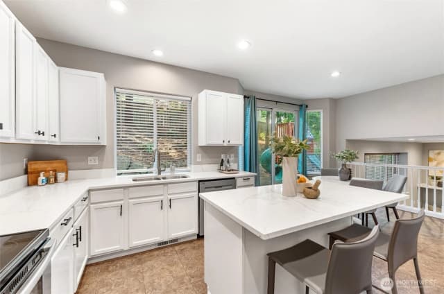 Property photo for 909 Pike St Nw, Auburn photo 3