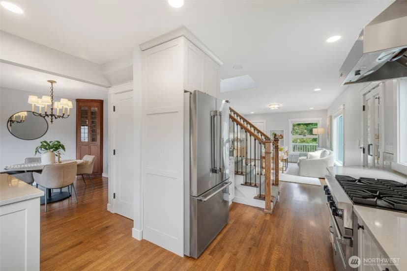 Property photo for 4737 34th Ave Ne, Seattle photo 10