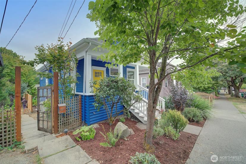 Property photo for 934 25th Avenue S, Seattle photo 3
