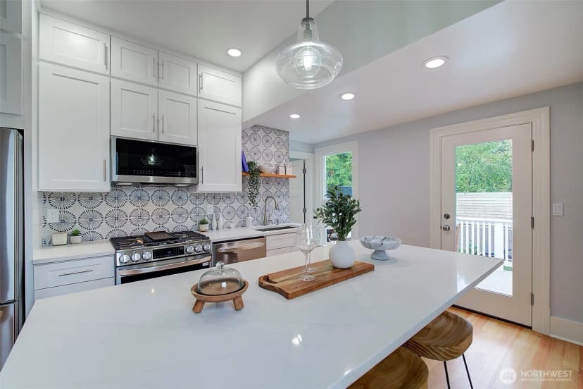 Property photo for 934 25th Avenue S, Seattle photo 15