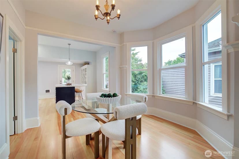 Property photo for 934 25th Avenue S, Seattle photo 10