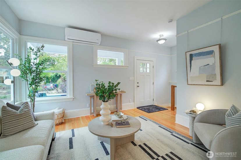 Property photo for 934 25th Avenue S, Seattle photo 6