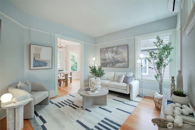 Property photo for 934 25th Avenue S, Seattle photo 5