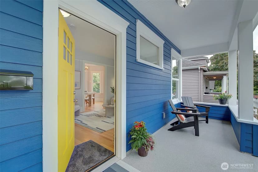 Property photo for 934 25th Avenue S, Seattle photo 2