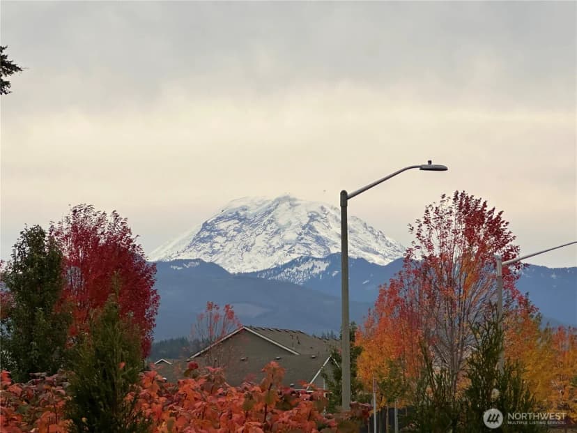 Property photo for 718 Weaver Drive E, Enumclaw photo 3