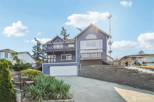 Property photo for 1499 Sw Ponsteen Drive, Oak Harbor