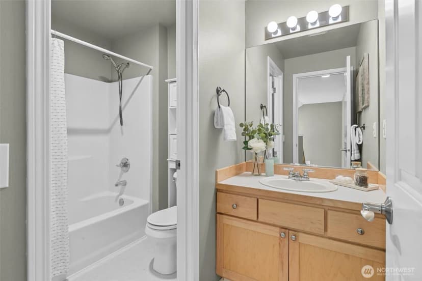Property photo for 13388 Ne 134th Place, Kirkland photo 32