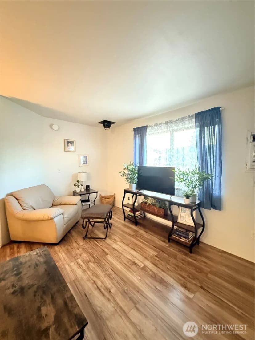 Property photo for 713 Locust Street, Omak photo 11