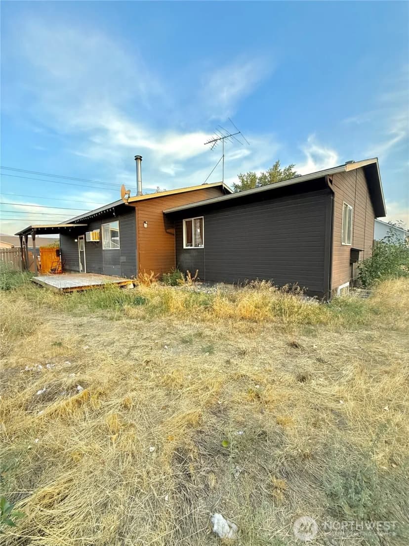 Property photo for 713 Locust Street, Omak photo 25